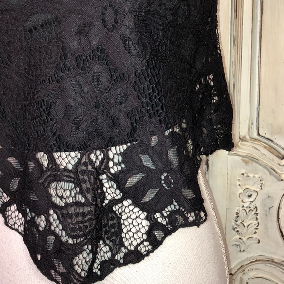 Celine Black Lace Overlay Sleeveless Cropped Top Size Small - Picture 3 of 7